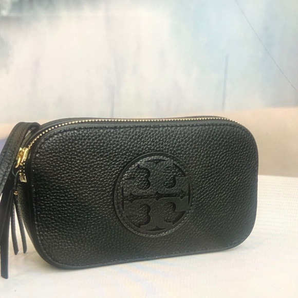 Tory Burch Black Textured Wristlet